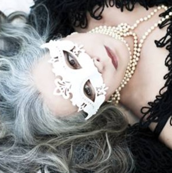 Meet your Posher, Colette - Picture 1 of 1